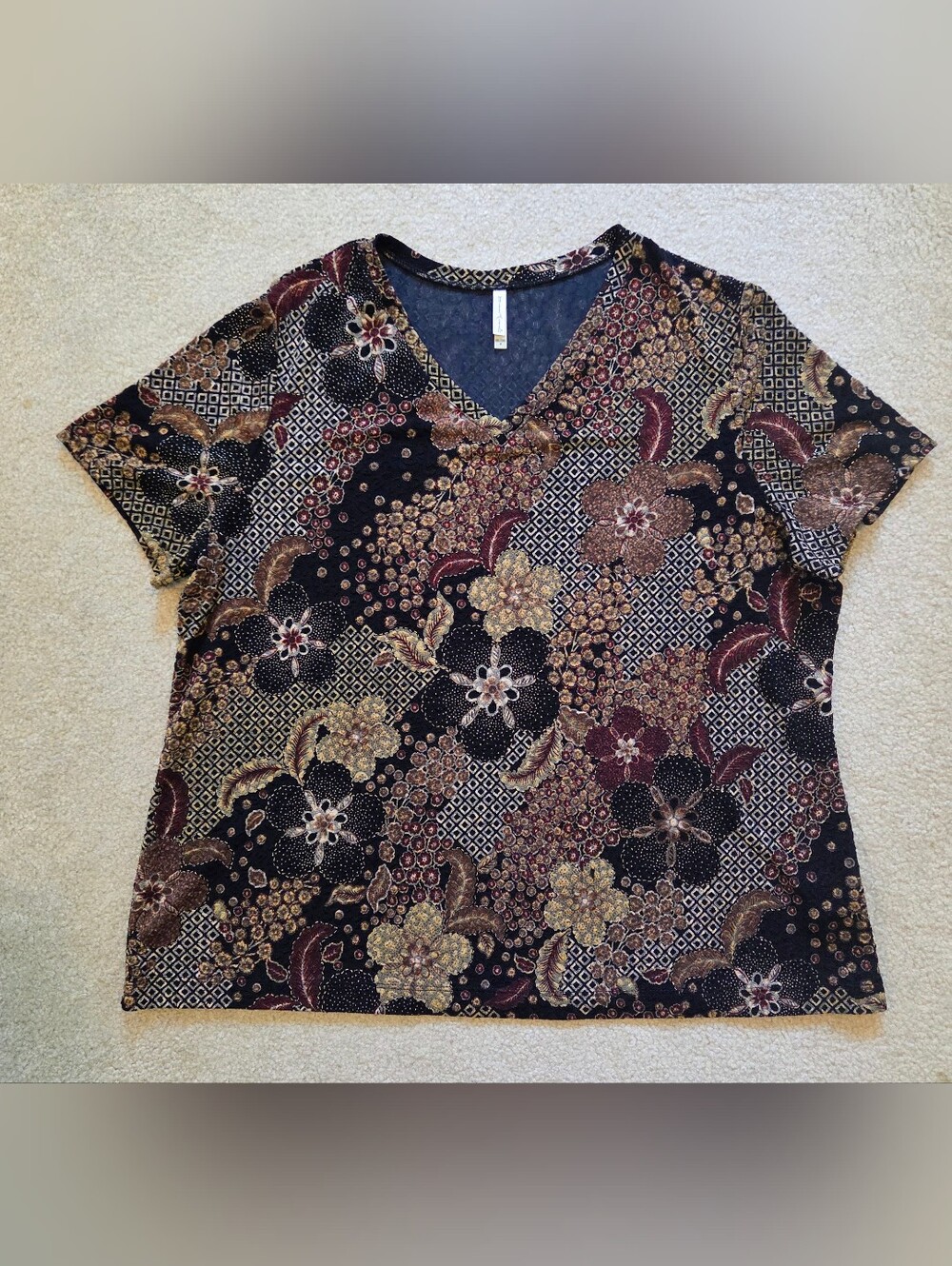 White Stag 2X Brown Floral V-Neck Top